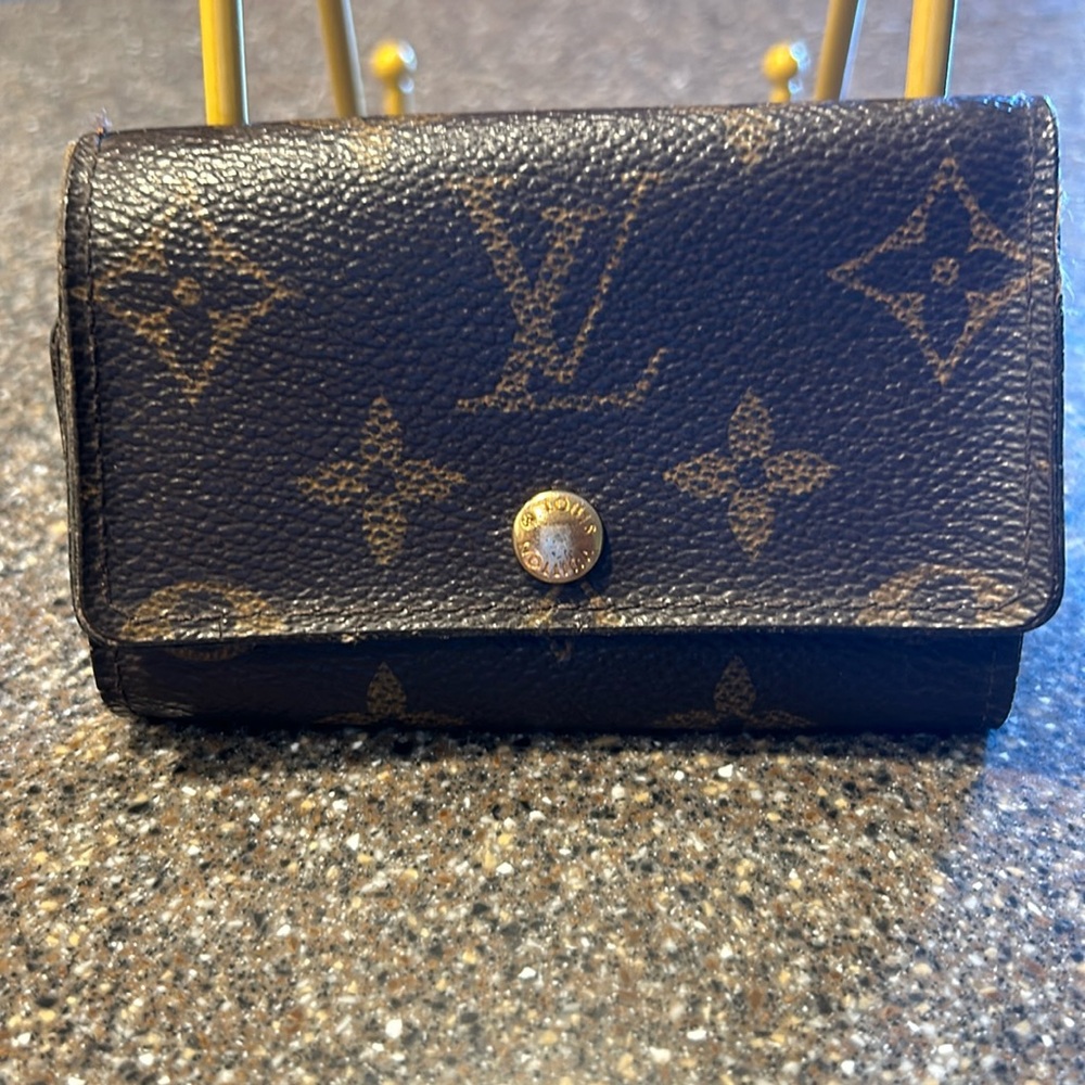 Louis Vuitton Key Case. Euc - image 1